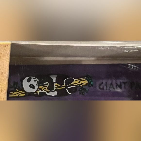 Butler Endangered Species Toothbrush Giant Panda,Jaguar,Humpback Whale,Sea Otter - Picture 9 of 9